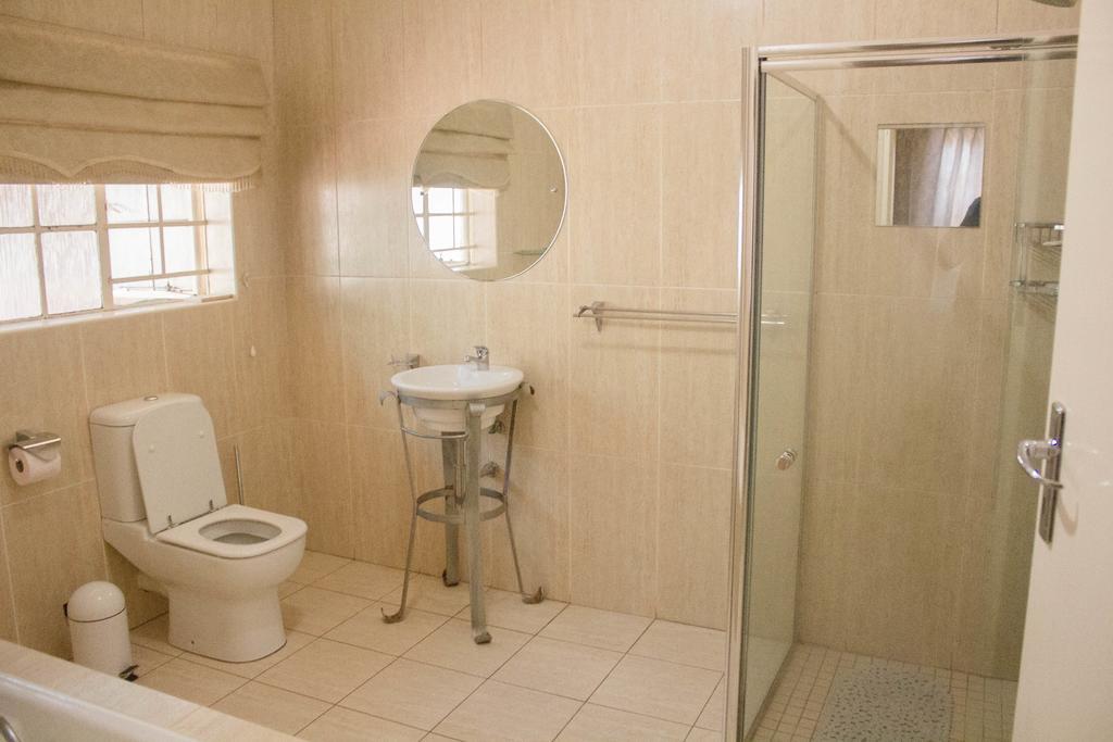 Khuvena Guesthouse Randburg المظهر الخارجي الصورة