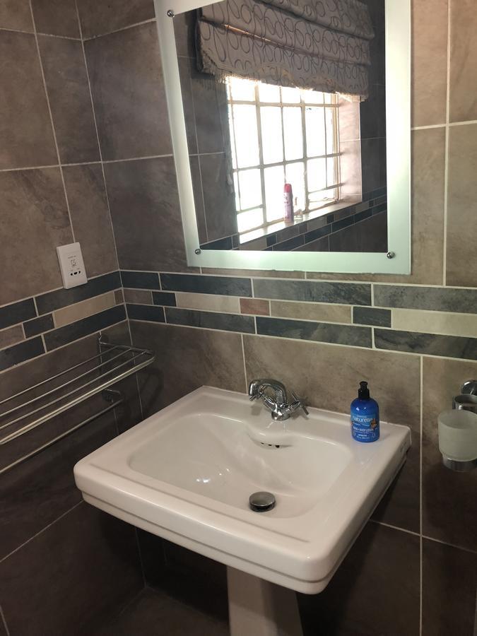 Khuvena Guesthouse Randburg المظهر الخارجي الصورة