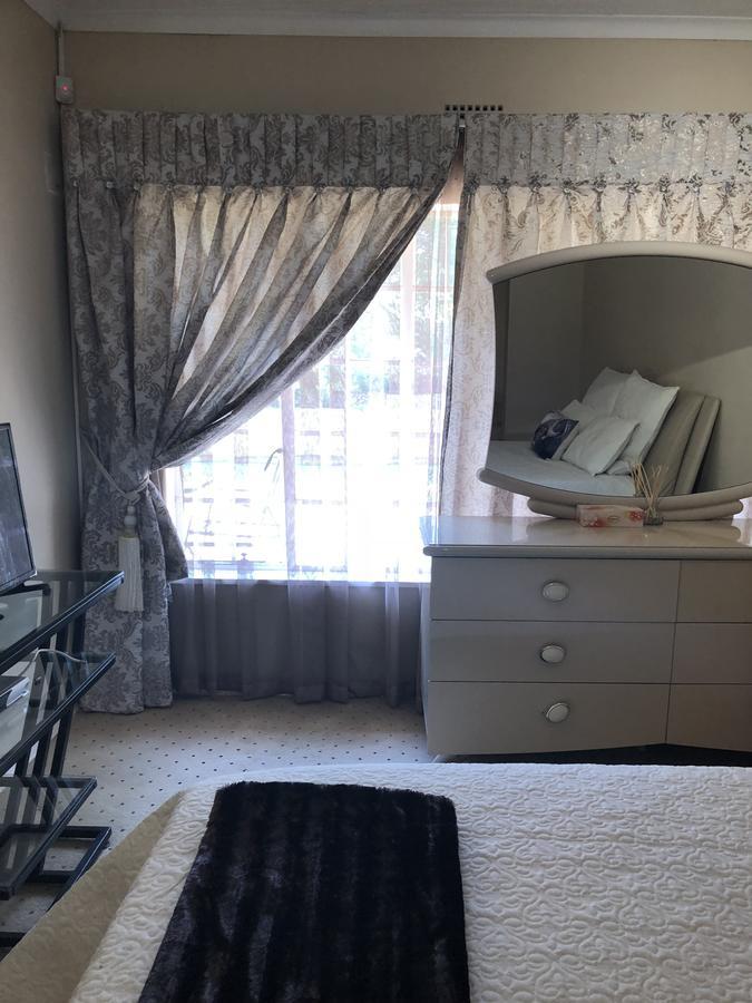 Khuvena Guesthouse Randburg المظهر الخارجي الصورة